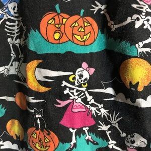 Jasco Uniform scrub top Halloween skeletons
